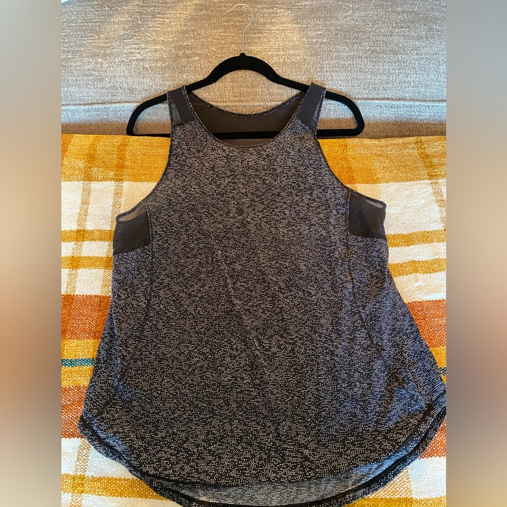 Lululemon top